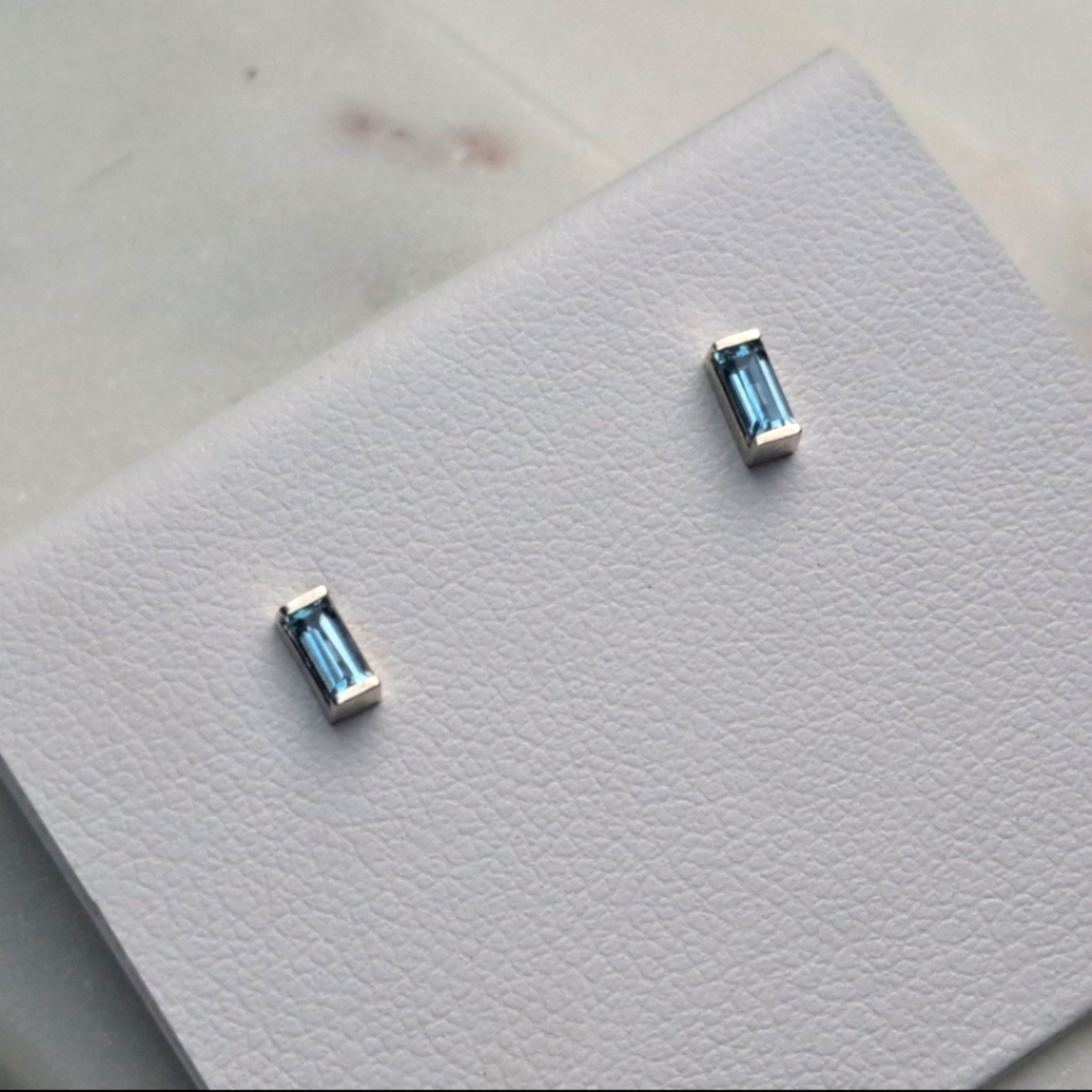 Aquamarine Stud Earrings 14K white gold